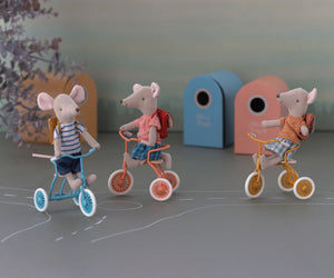 TRICYCLE MOUSE -BIG SISTER, MAILEG