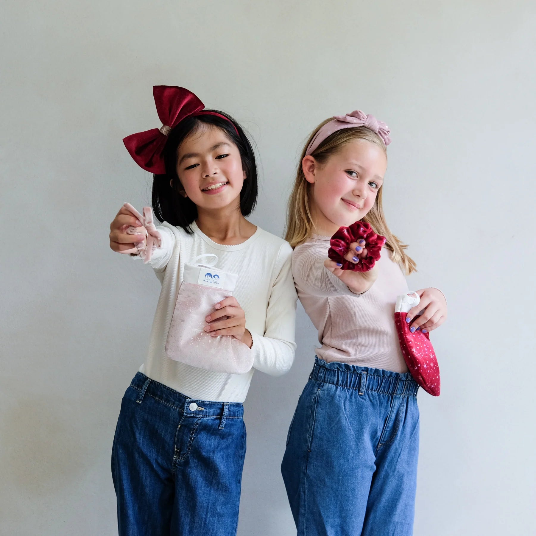 CHRISTMAS GIANT VELVET BOW ALICE, MIMI & LULA
